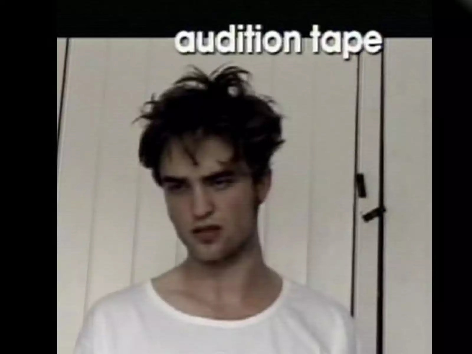 En la cinta dirigida por Oliver Irving, Pattinson interpreta a Arthur, un cantautor depresivo.