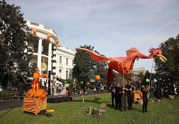 Casa Blanca adornada de Halloween