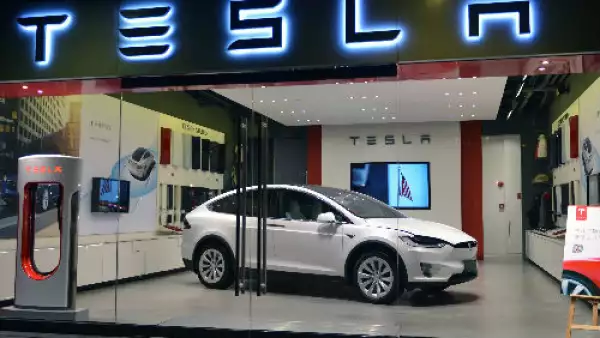 tienda de Tesla