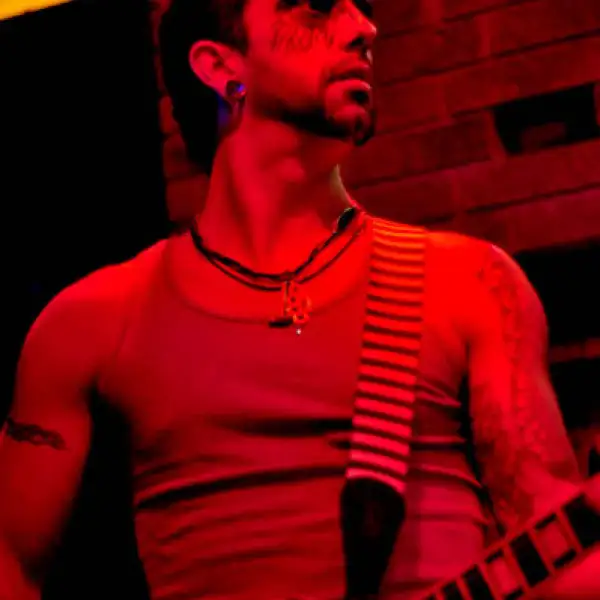 Alberto Sada presenta Tributo a Moderatto