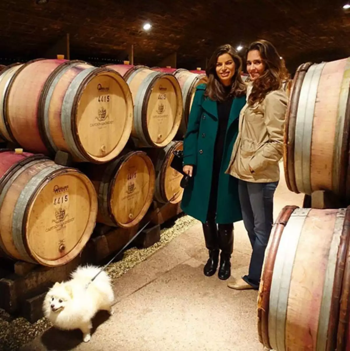 Un recorrido por las cavas con su cuñada, Mara Hank en Borgoña.