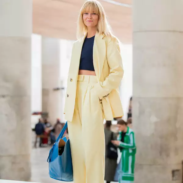Street Style : Paris Fashion Week - Womenswear Spring Summer 2020 : Day Six