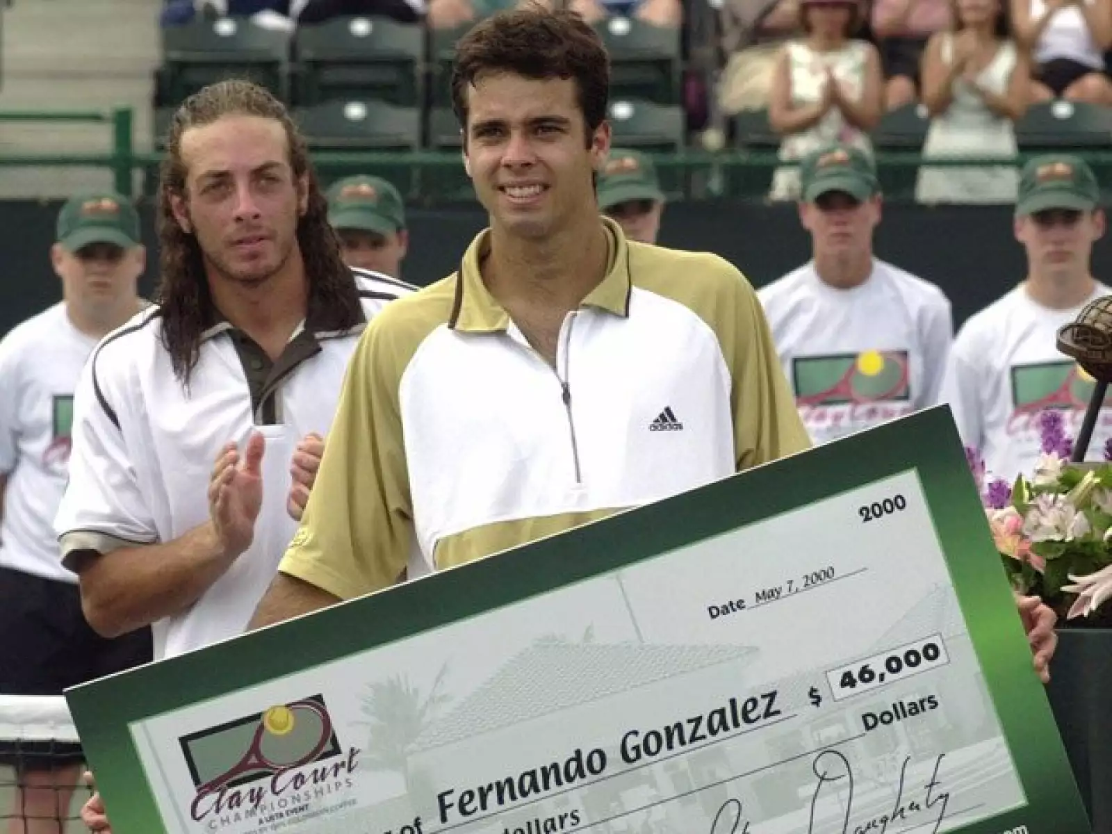 Fernando nació en Santiago de Chile el 29 de julio de 1980.
