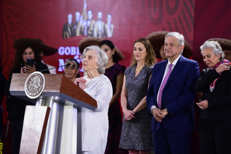 Fundacion Elena Poniatowska Amor A C Home Facebook