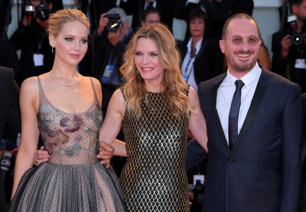 Jennifer Lawrence, Michelle Pfeiffer y Darren Aronofsky