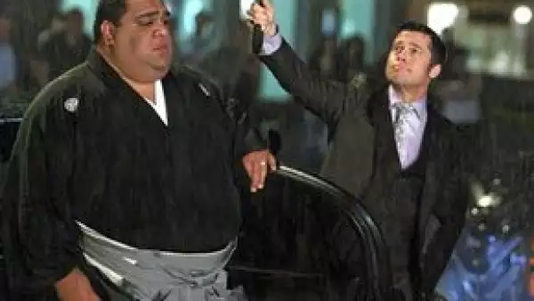 El actor grabó un comercial en Nueva York para la compañía de telecomunicaciones Softbank destinado para la televisión japonesa, en el que interpreta al mozo de un luchador de sumo.