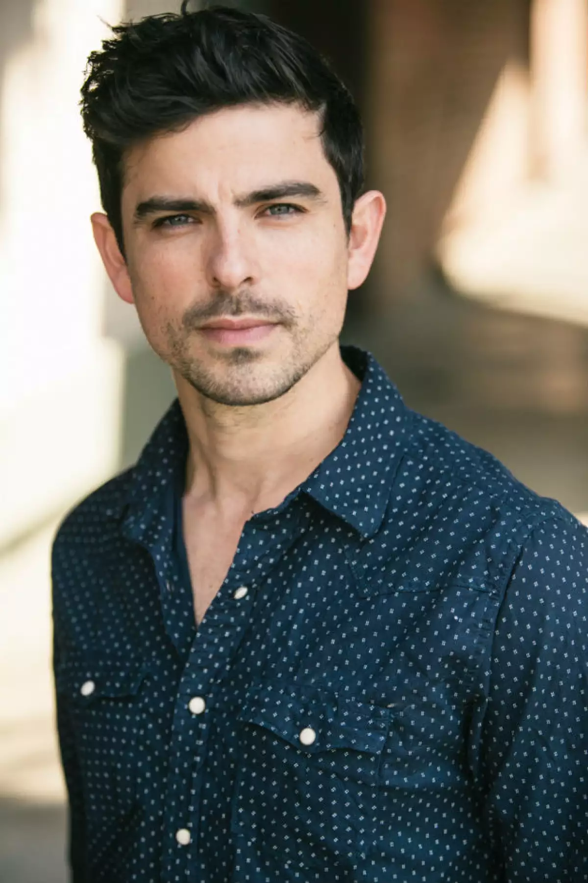 El talentoso actor vive uno de los momentos más importantes de su carrera gracias a la serie latina más exitosa del momento. Entre la TV y el cine, tiene por delante un año ocupado y lleno de trabajo.
