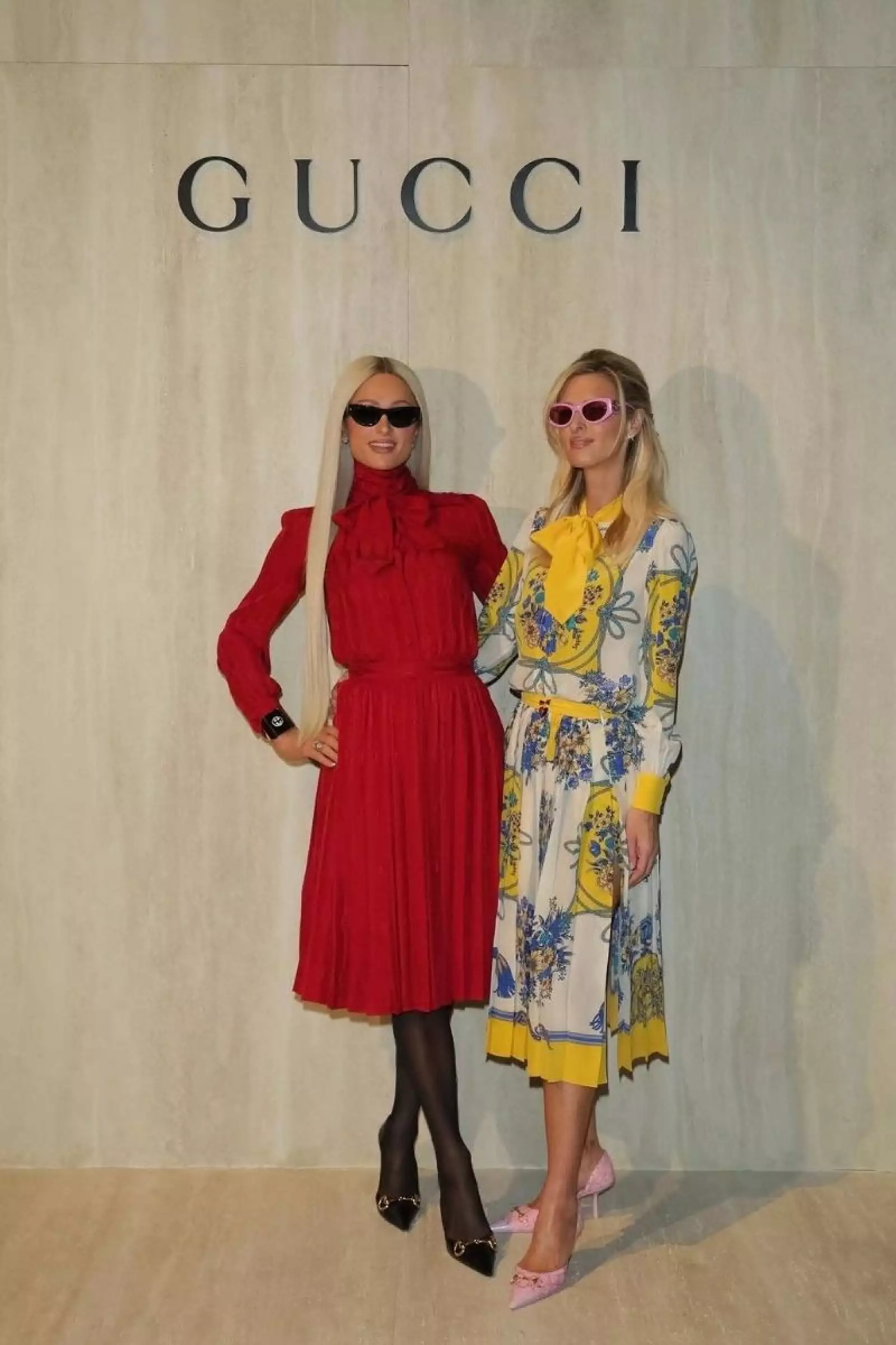 Paris y Nicky Hilton.jpg