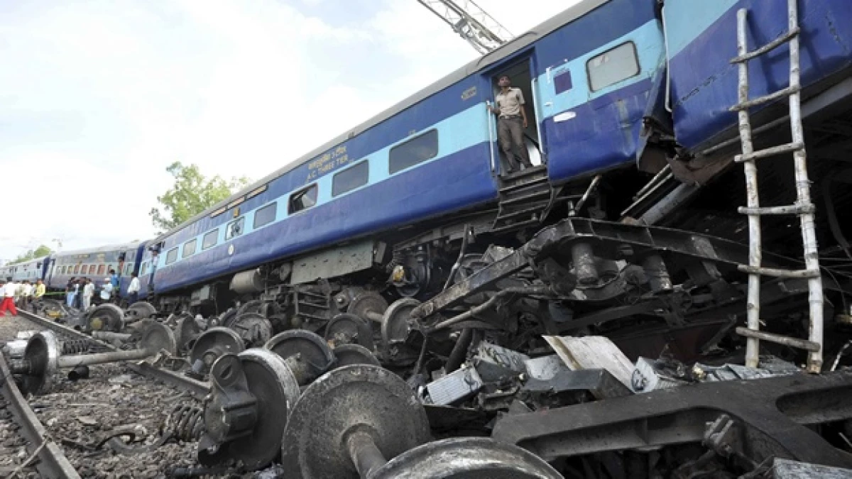tren descarrilado en india