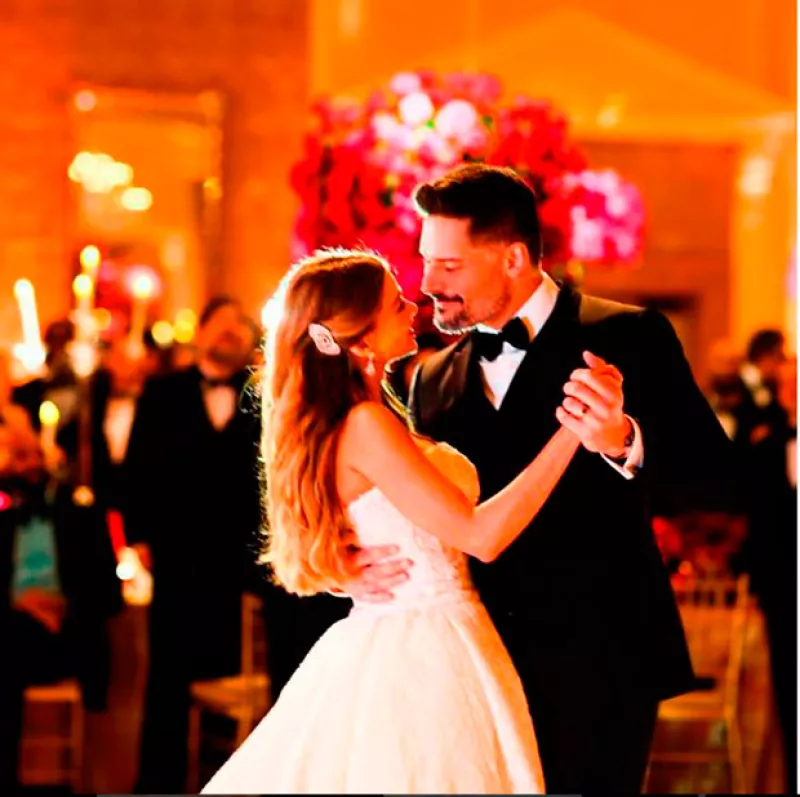 La actriz ha hecho sonar las alarmas en torno a un posible embarazo al no beber en su boda con Joe Manganiello.