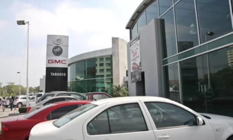 Una agencia automotriz de Tabasco; la Condusef dio a conocer las instituciones con más quejas en cuanto a créditos para comprar un carro (Foto: Cuartoscuro/Archivo )