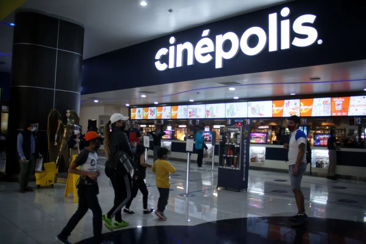 Las salas de cine recuperan aforo con los estrenos. (Cuartoscuro)