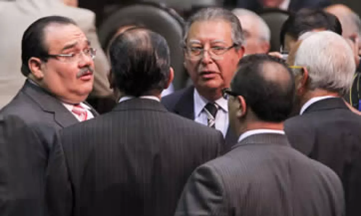 Diputados priistas resaltaron rezagos sociales, inseguridad, salarios mal pagados y bajo crecimiento económico en 10 años del PAN. (Foto: Notimex)