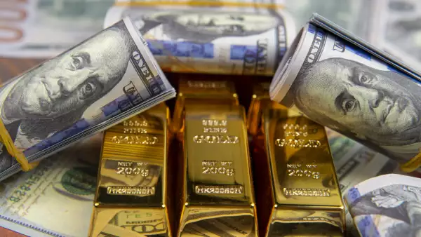 ¿Por qué está subiendo tanto el precio del oro?