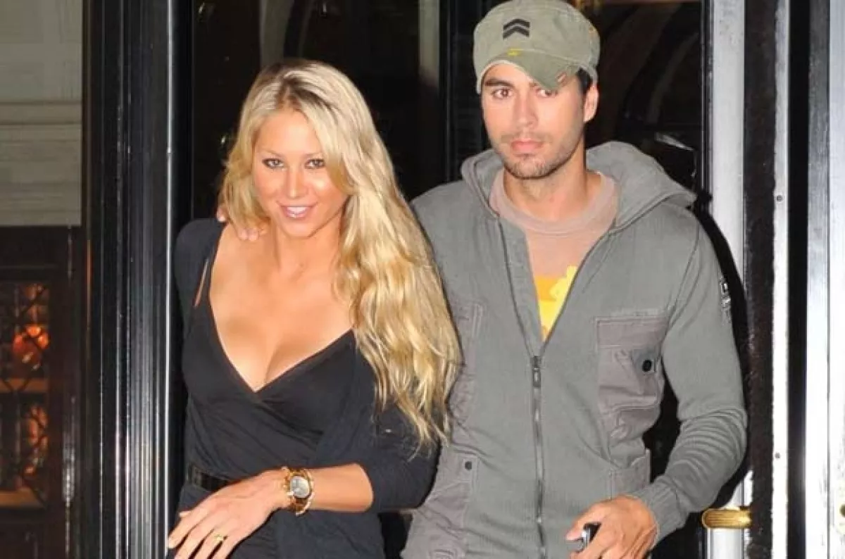 Después de visitar México para promocionar su disco "Euforia", se iba a Miami, donde se encontraba su novia, Anna Kournikova.