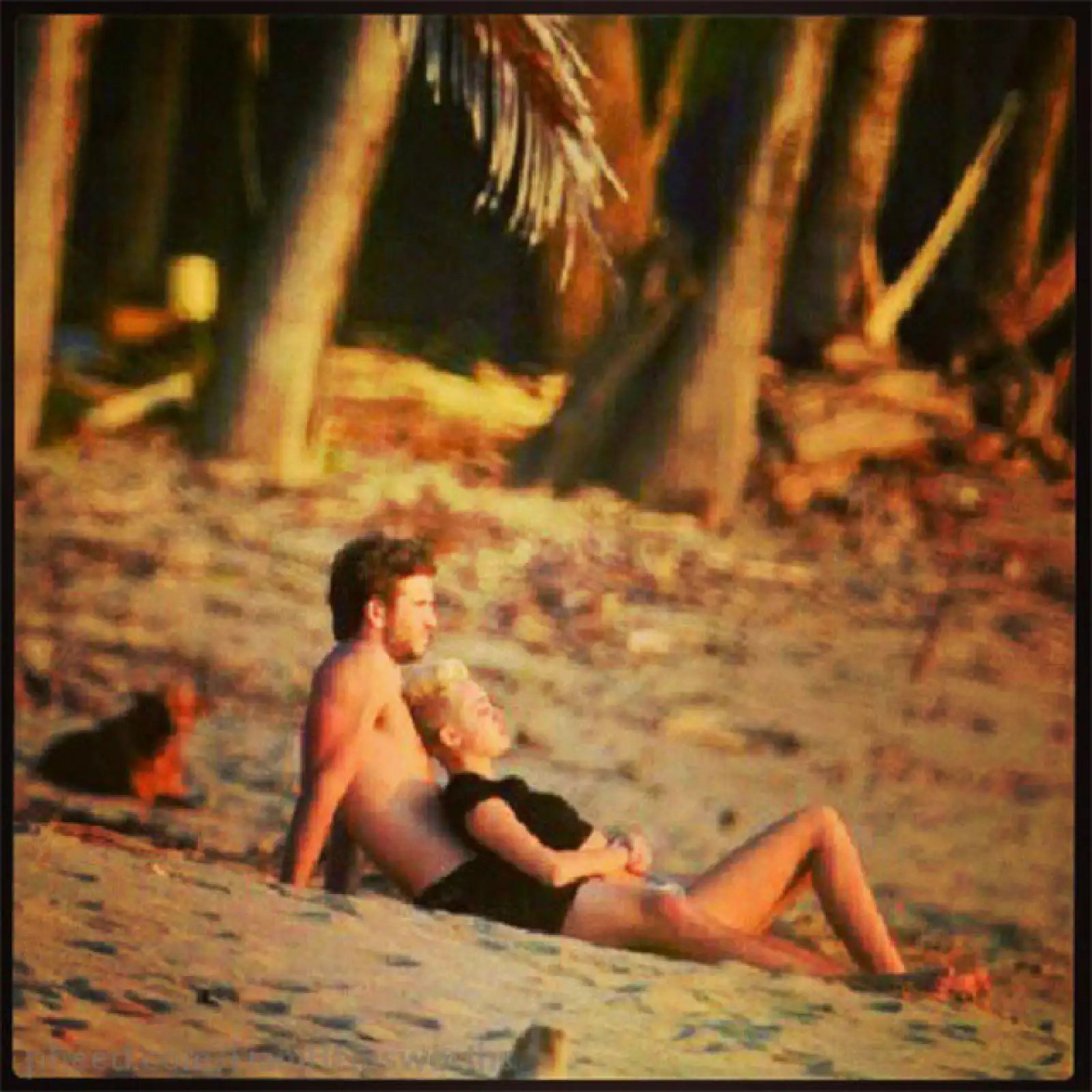 Pareciera que estaban despidiendo los úlitmos rayos de sol, ya que a pesar de la arena y el mar el día no estaba tan soleado.