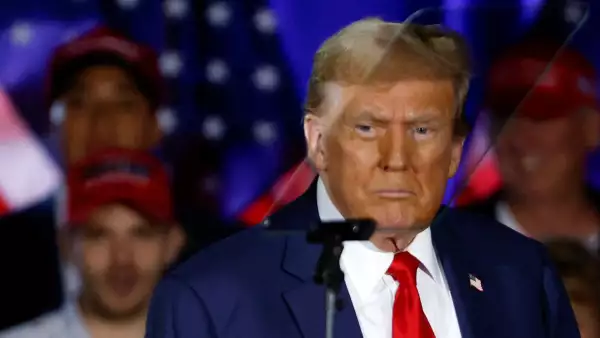 El expresidente de los Estados Unidos y candidato presidencial republicano Donald Trump asiste a un mitin y a la celebración de su cumpleaños en el Centro de Convenciones del Condado de Palm Beach, en West Palm Beach, Florida, EE. UU., el 14 de junio de 2024.