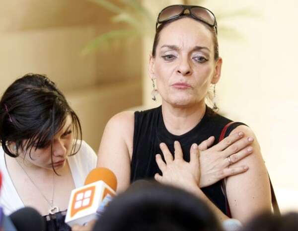 Alicia Camps, cuñada de Ernestina Sodi, fue quien confirmó el enlace matrimonial de su hermano Mauricio Camps y la escritora.