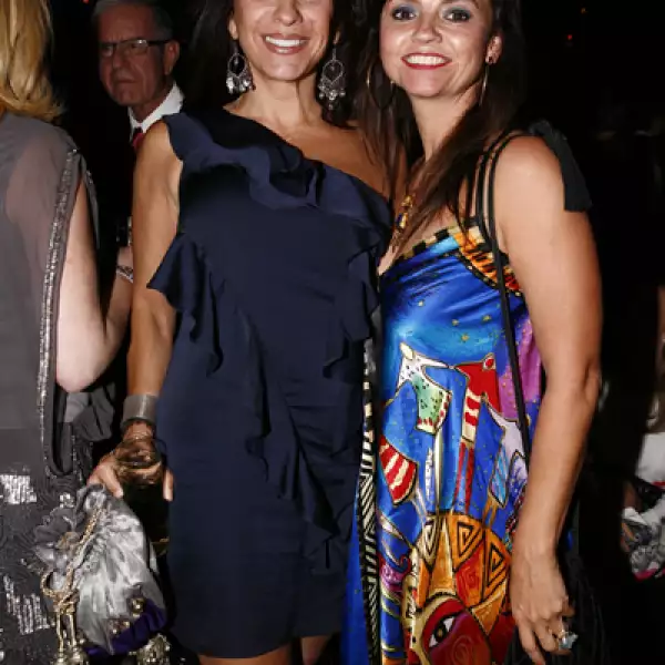 Marcela Navarro y Balbina Sada de Gómez