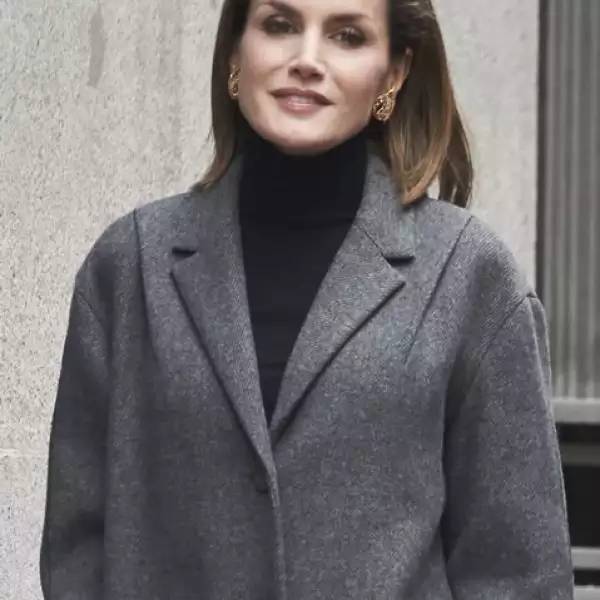 Y aunque ha generado críticas por su extrema delgadez, la reina en definitiva da siempre cátedra de estilo.