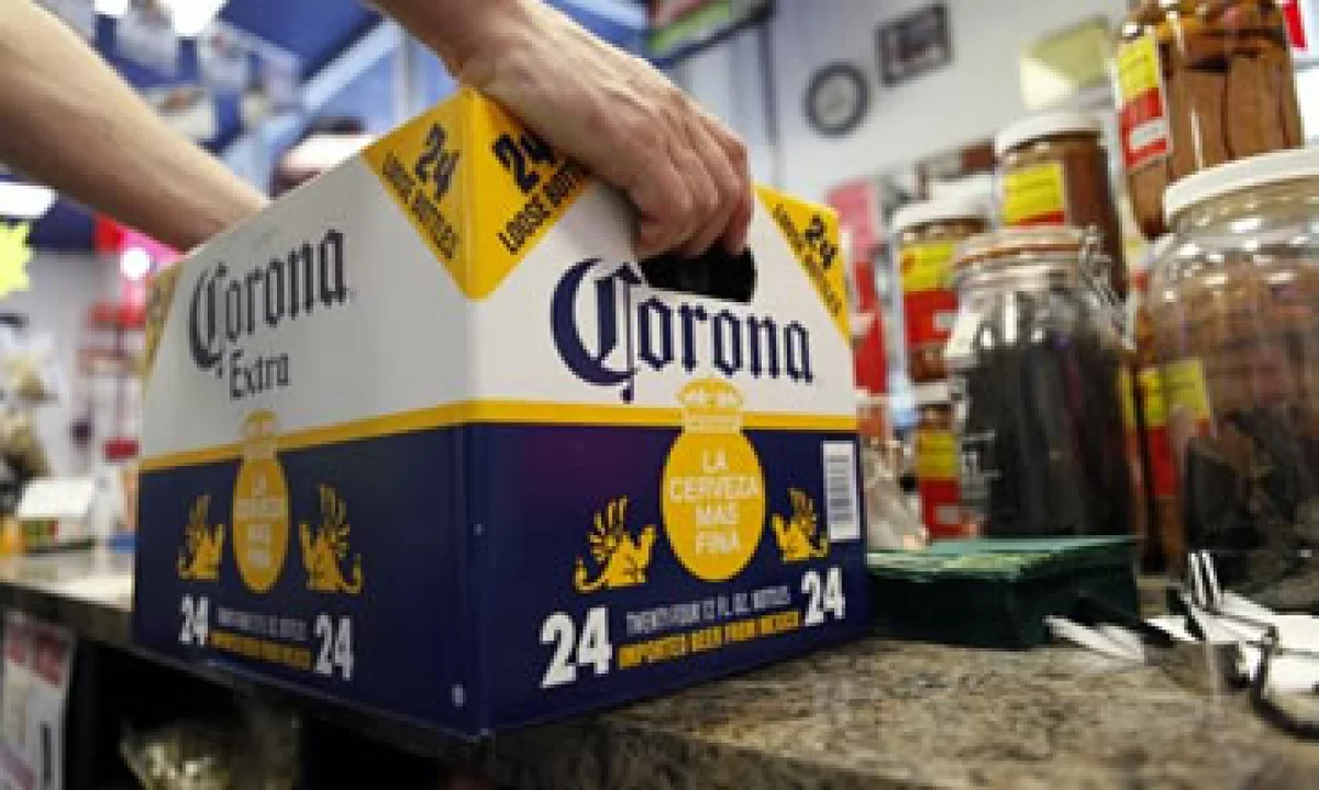 El Departamento de Justicia calificó de inadecuado el acuerdo en el que Modelo venderá su participación en Crown Imports a Constellation Brands. (Foto: AP)