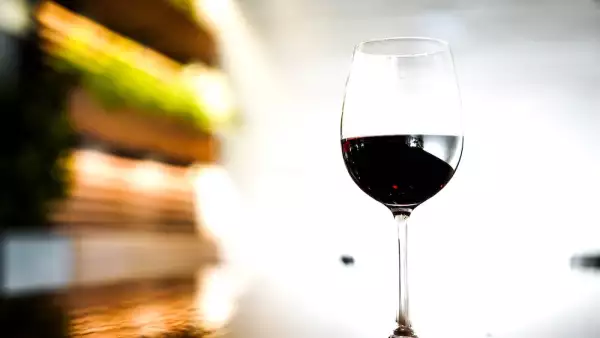 vino-tinto-beneficios-salud.jpg