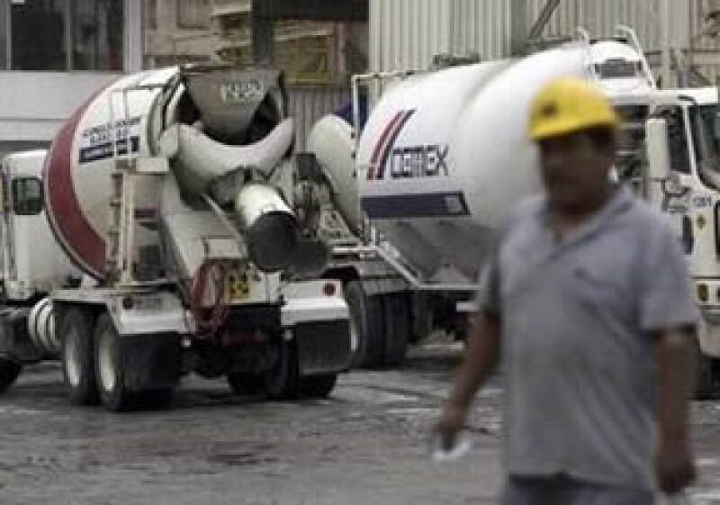 Cemex acordó en agosto la reestructuración de 15,000 mdd de deuda que vencían entre el 2009 y 2011. (Foto: Reuters)