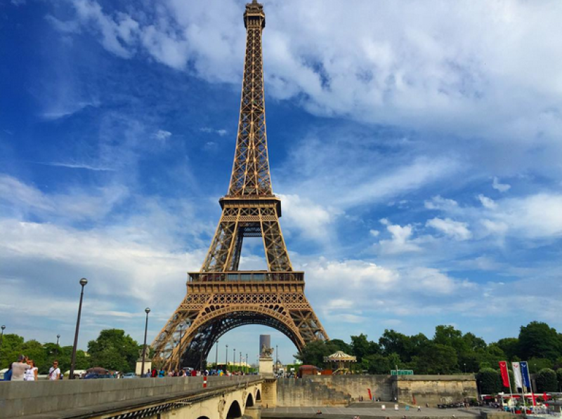 Eiza aseguró que Francia es un lugar muy cerca de su corazón.