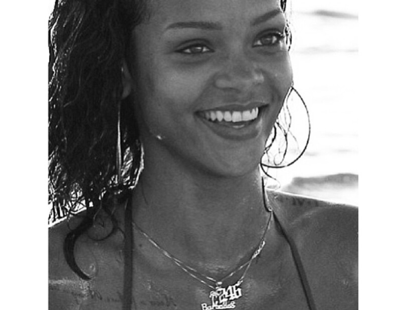 La ex de Chris Brown se coronó como una de las famosas con más fotos tipo "selfie".