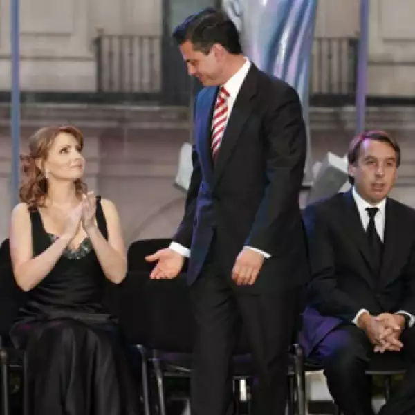 Amablemente, Peña Nieto invitó a Rivera a pasar como vocera de la campaña.