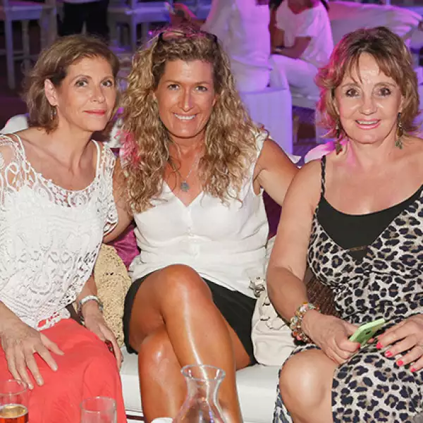 Martha Álvarez, Cristina Hernández y Lola Mendivil