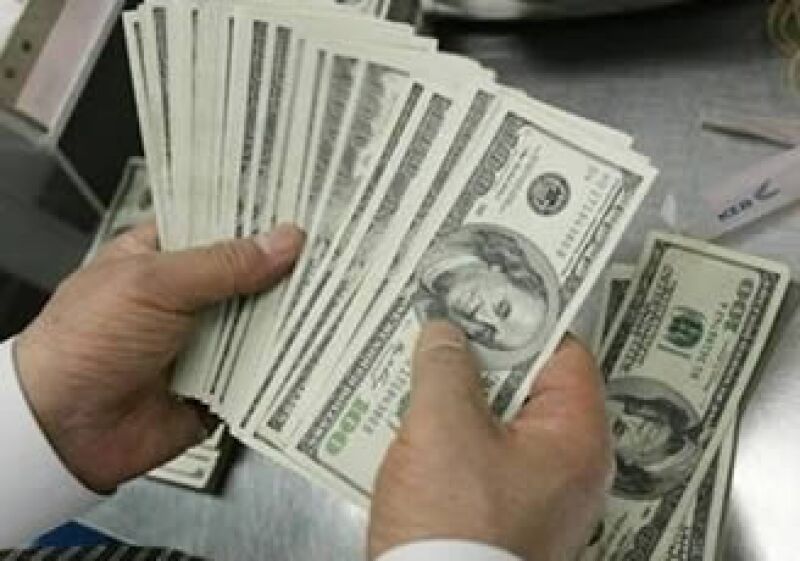 Los préstamos de los bancos de EU descendieron al cierre de la semana pasada. (Foto: Reuters)