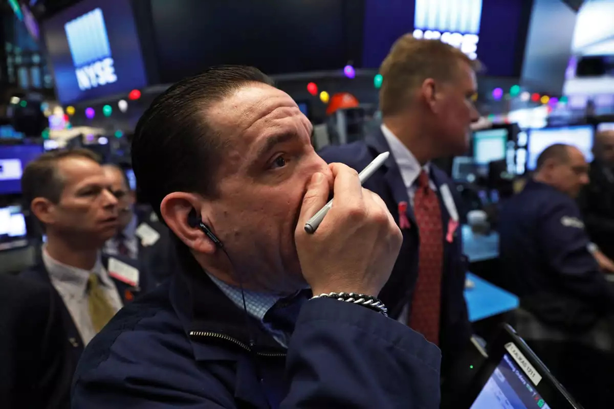 La confianza en Wall Street cae a mínimos de 30 años