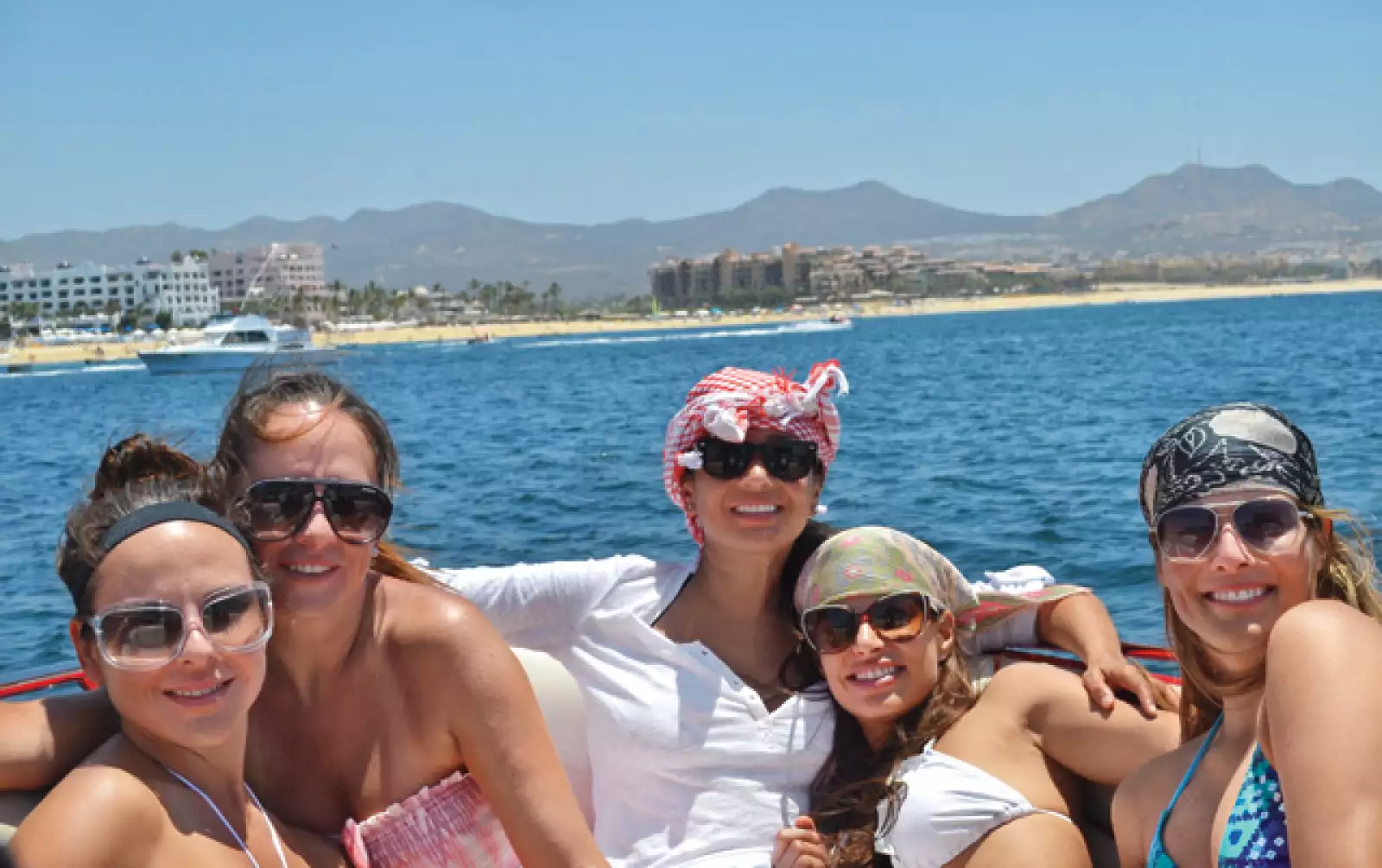 Kate del Castillo, Roxana Castellanos, Yolanda Andrade, Bárbara Coppel y Montserrat Oliver.