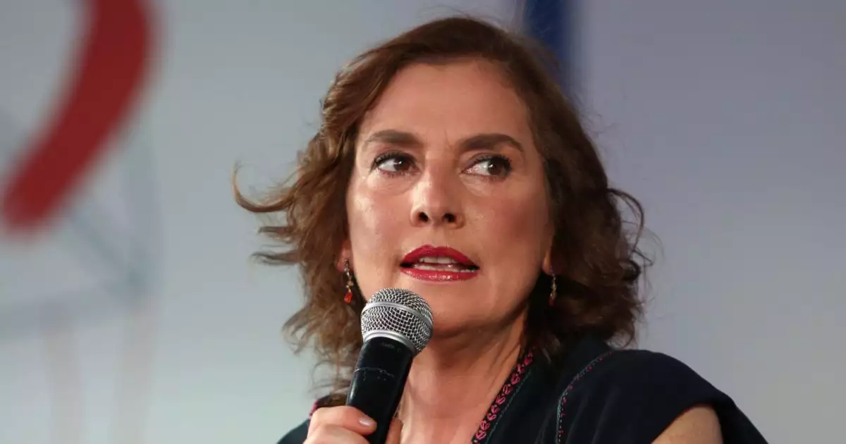beatriz-gutierrez-muller-desmiente-mudanza-españa.jpg