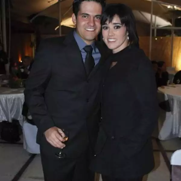 Civil Victor y Mayela