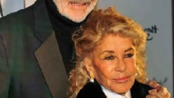 El ex astro de James Bond y su esposa Micheline Roquebrune serán llamados a declarar en una corte en Marbella en torno a un acuerdo de bienes raíces, según la cadena española de noticias Cadena Ser.