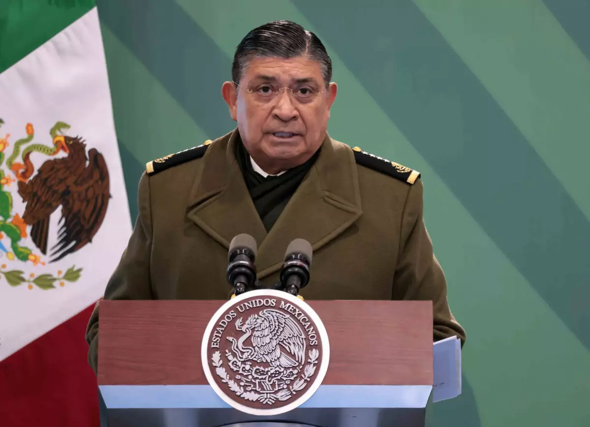 Sedena va contra responsables de Twitter que suplanta al general Luis Cresencio 