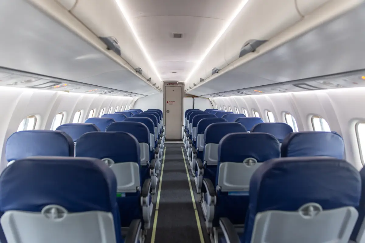 Las aerolíneas mantienen protocolos para evitar los contagios de coronavirus. (iStock)