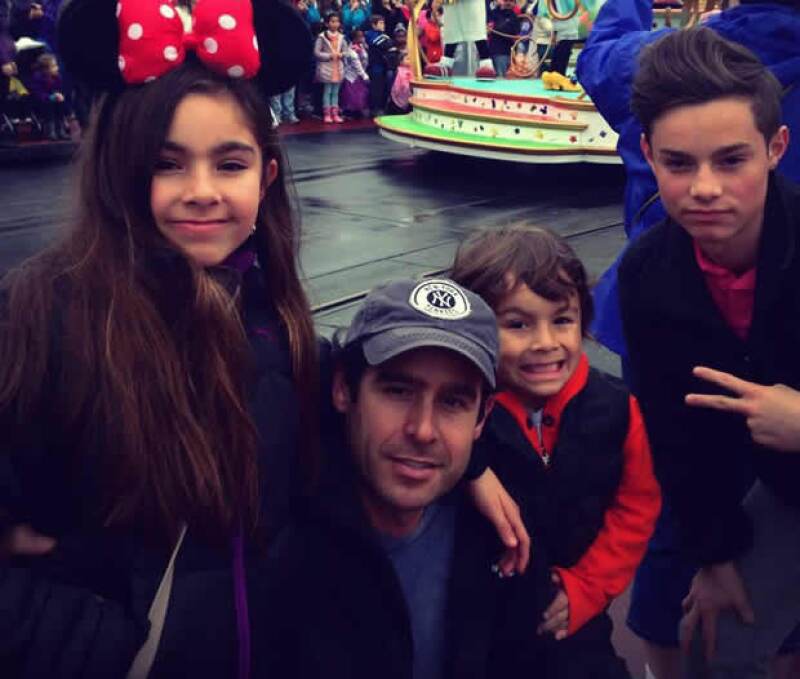 Neto Elizondo y sus hijos
