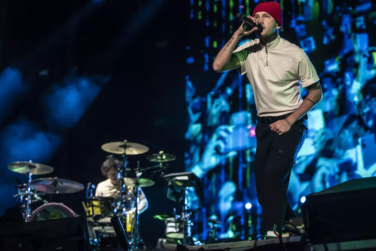 CV TWENTY ONE PILOTS_12.jpg