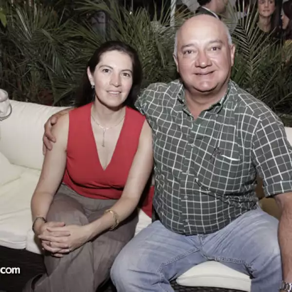 Mercedes Illanes,Víctor Meza