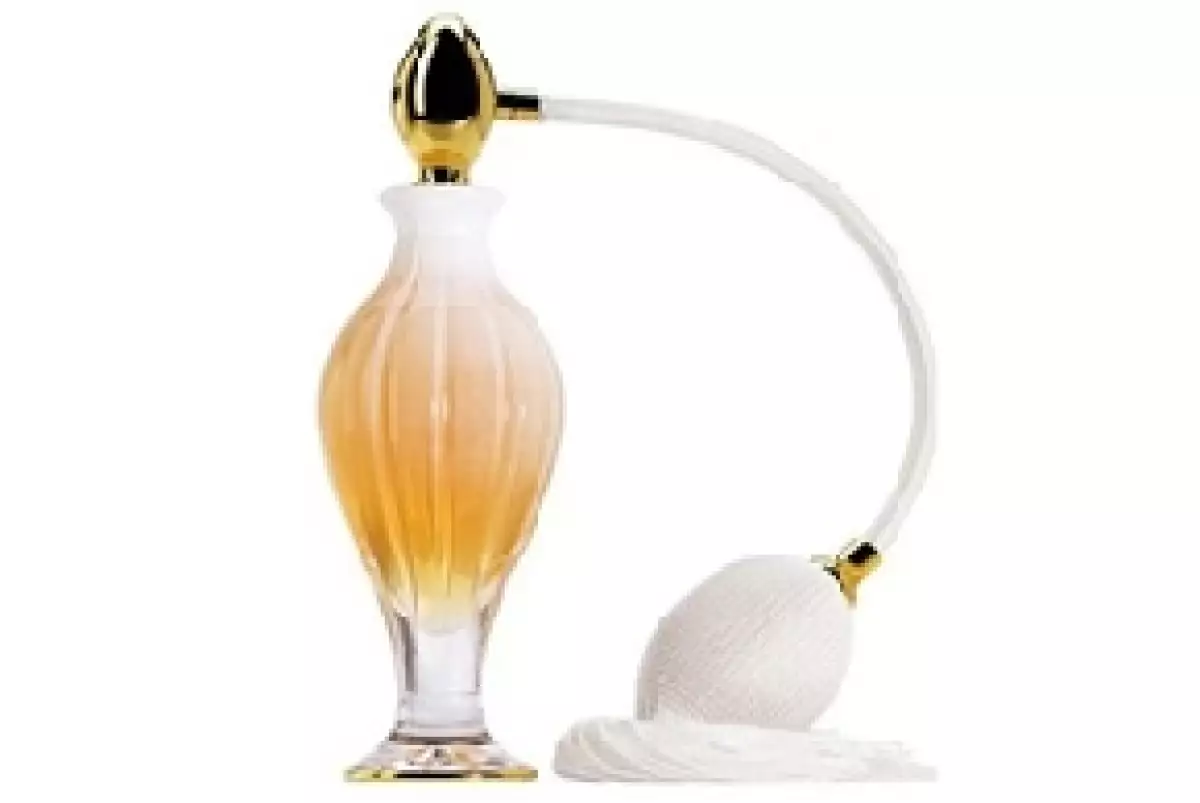 A continuación te presento lo que debes de tomar en cuenta si el día de la boda estás pensando en llevar un perfume distinto al que estás acostumbrada.