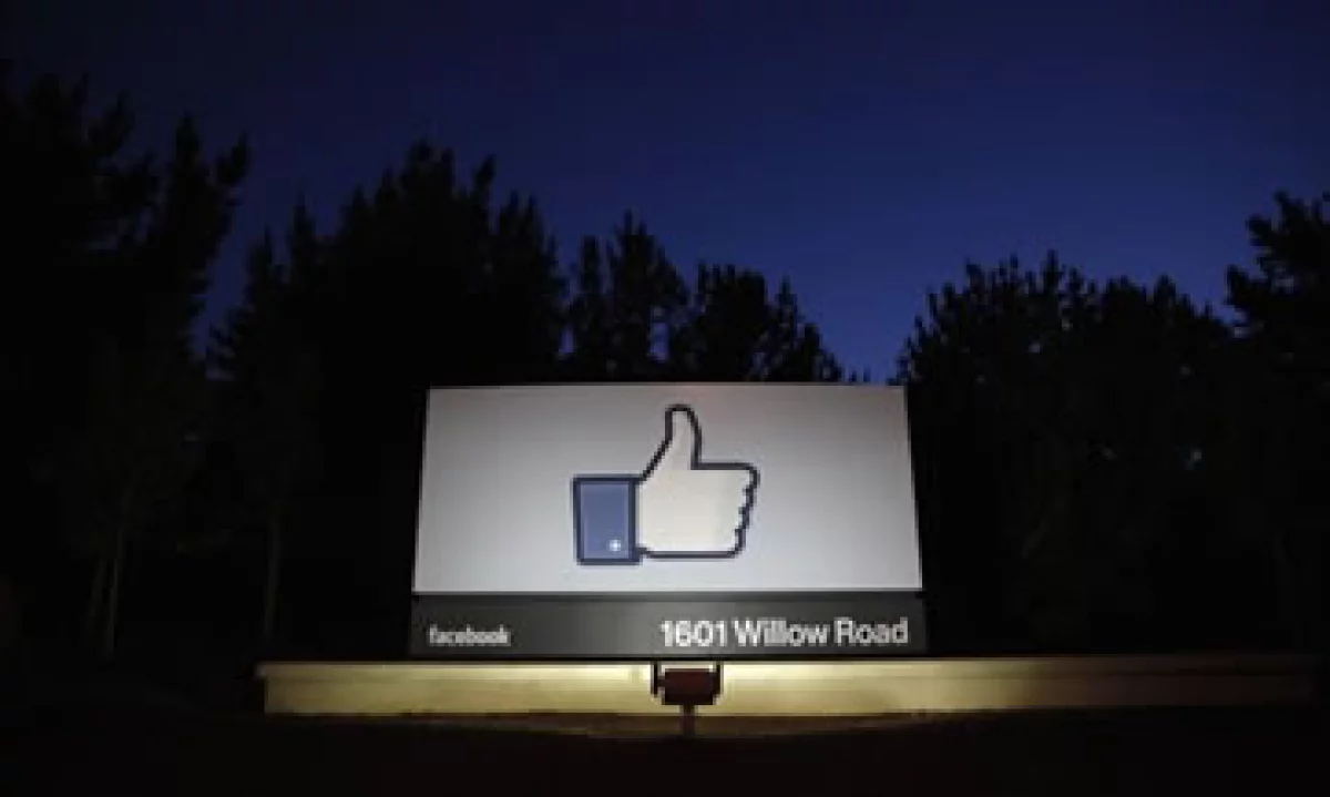 Facebook ganó 12 centavos por acción, apenas encima de las expectativas. (Foto: Reuters)