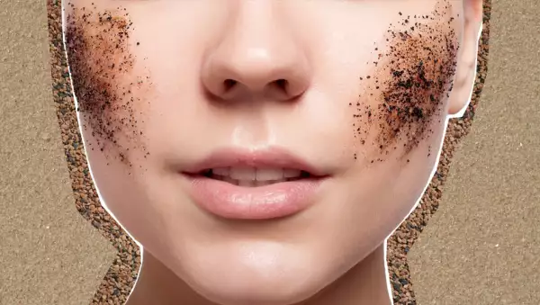 La exfoliación ayuda a eliminar las células muertas en la piel.