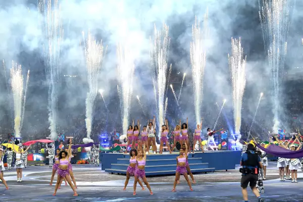 Espectáculo de Dua Lipa durante la final Champions League