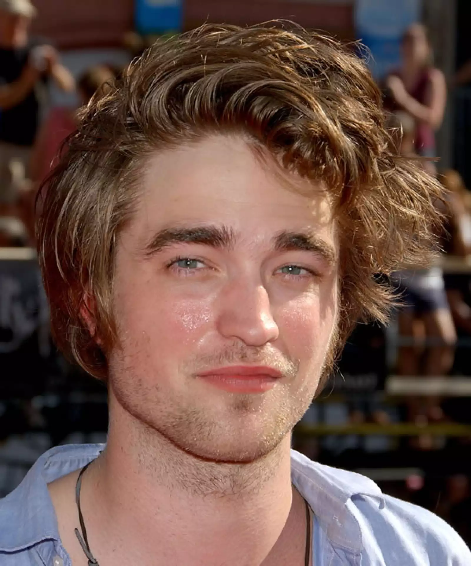 Según el actor de 26 años el modelaje no resultó debido a su look `gay´.