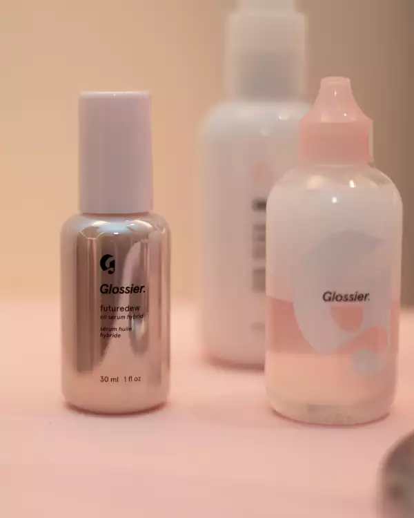 El equipo Glossier nos habla sobre su llegada a México y lo que debemos esperar