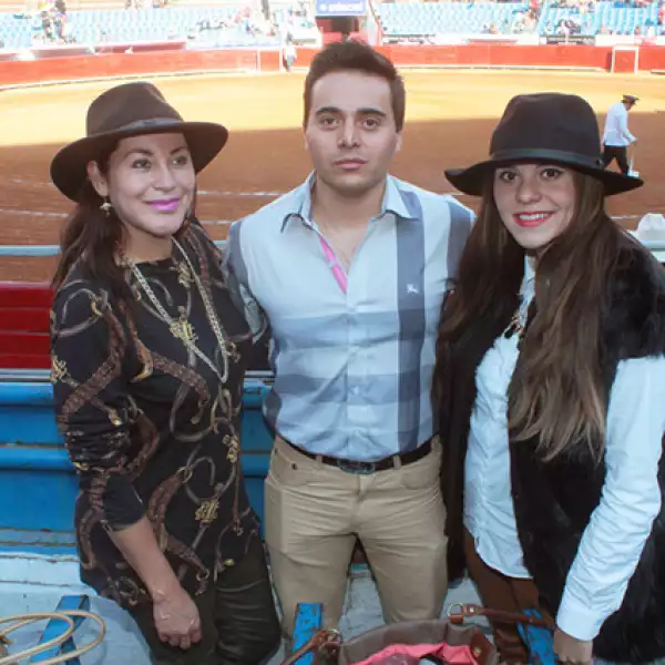 Gina,Paco y Carolina Torres Pérez