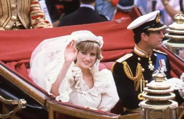 Príncipe Carlos y Lady Di.